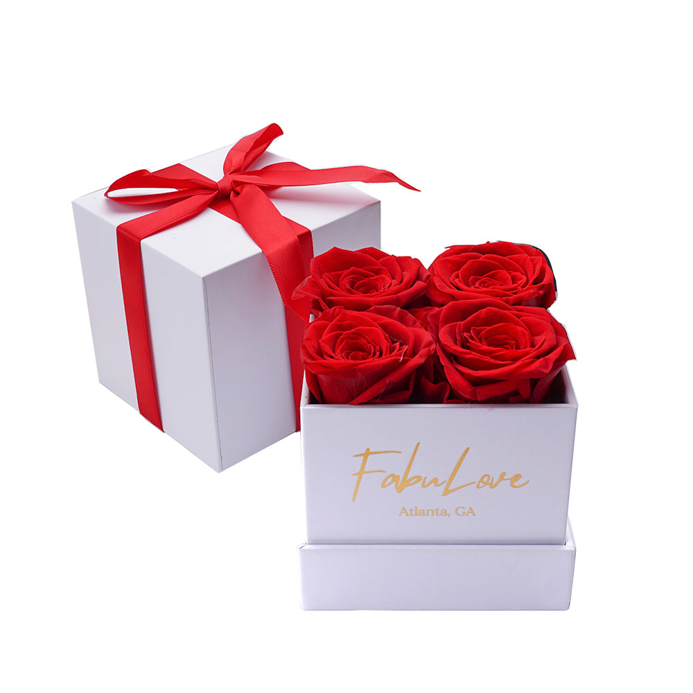 Boeket met Vier Eeuwige Rozen in Cadeaubox