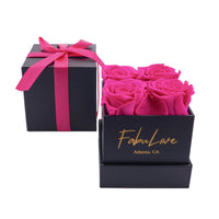 Boeket met Vier Eeuwige Rozen in Cadeaubox