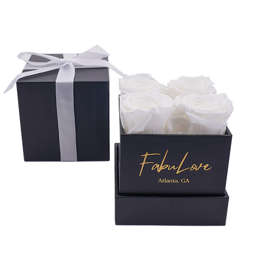 Boeket met Vier Eeuwige Rozen in Cadeaubox